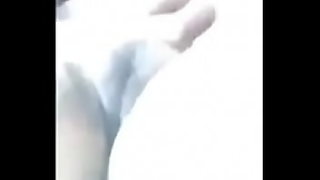 mom dildos her pussy on webcam